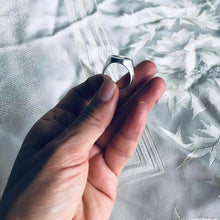 Load image into Gallery viewer, 925 Silver the Eye of the Heart Ring